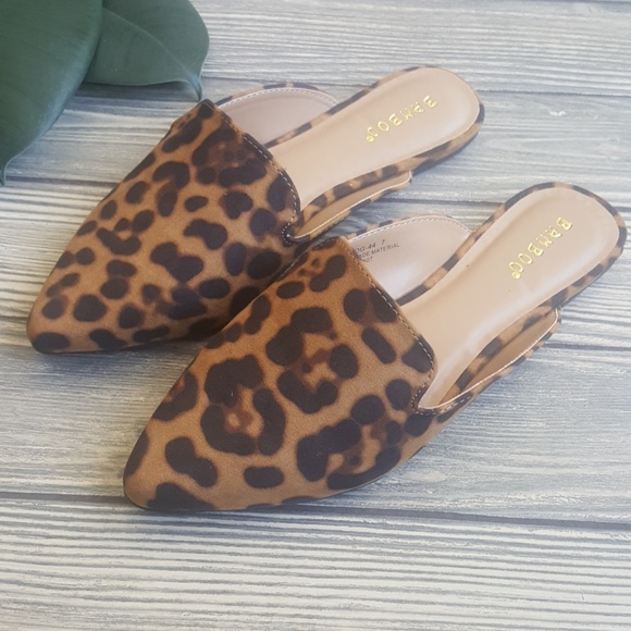 Last 1 6.5!!! Leopard Mules Flats - Picture 2 of 3